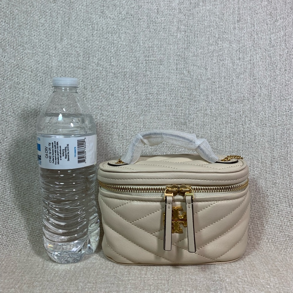 Tory Burch New Cream Quilted Leather Kira Chevron Mini Vanity Bag - BRAND NEW - Picture 3 of 16